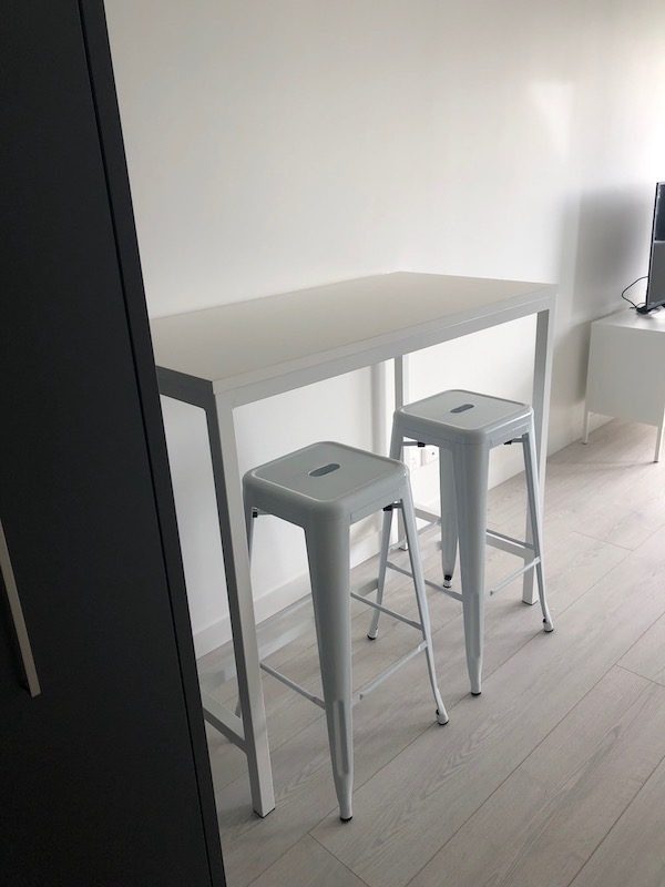 MD Bar Leaner 1200x600