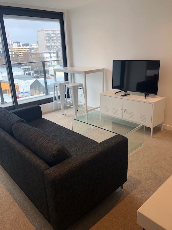 MD Bar Leaner 1200x600