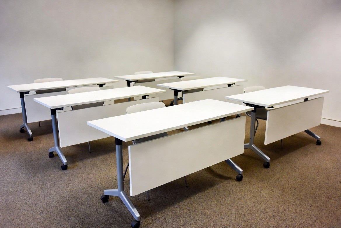 What Is a Flip Table? Complete Guide to Flip Top Tables on Wheels